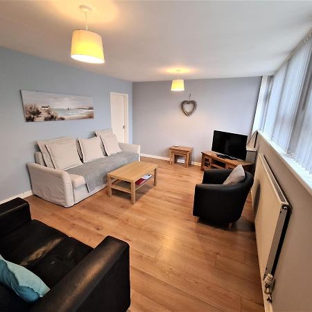 3 Bedroom Apartment Coventry - Hosted By Coventry Accommodation Extérieur photo