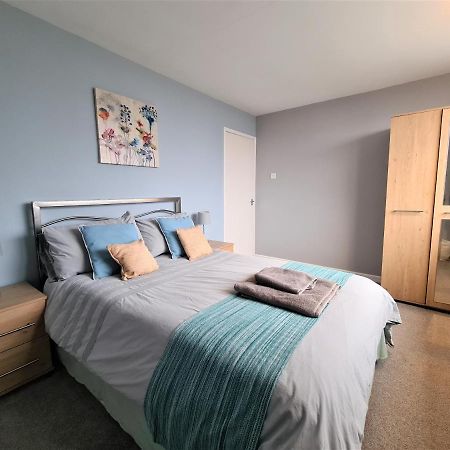 3 Bedroom Apartment Coventry - Hosted By Coventry Accommodation Extérieur photo