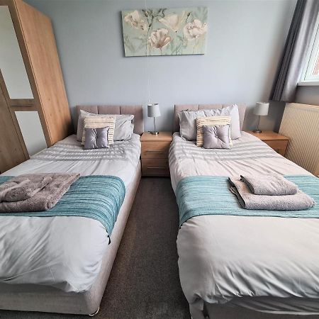 3 Bedroom Apartment Coventry - Hosted By Coventry Accommodation Extérieur photo