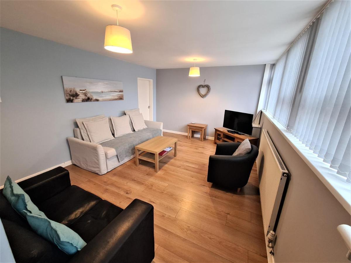 3 Bedroom Apartment Coventry - Hosted By Coventry Accommodation Extérieur photo