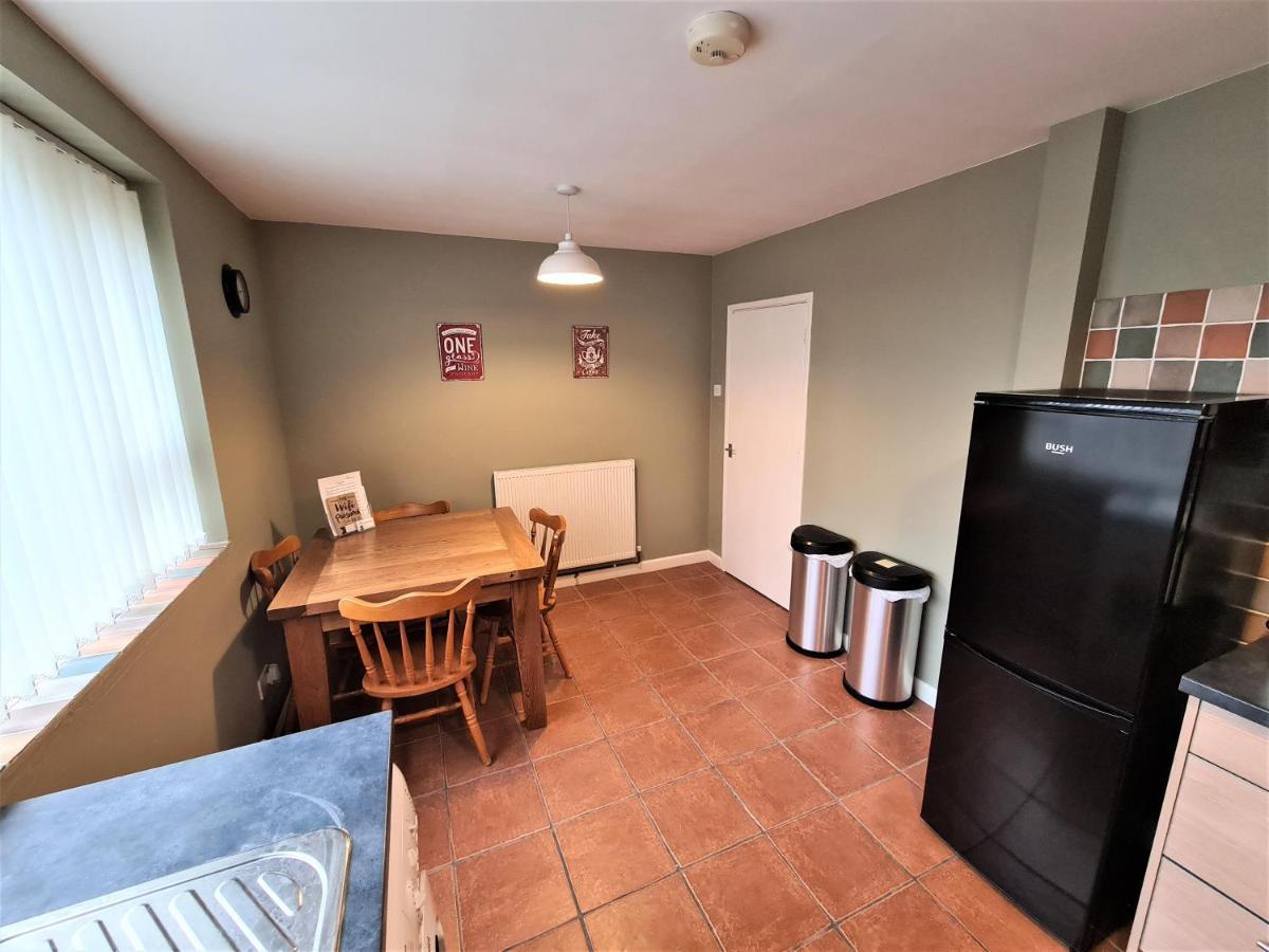 3 Bedroom Apartment Coventry - Hosted By Coventry Accommodation Extérieur photo