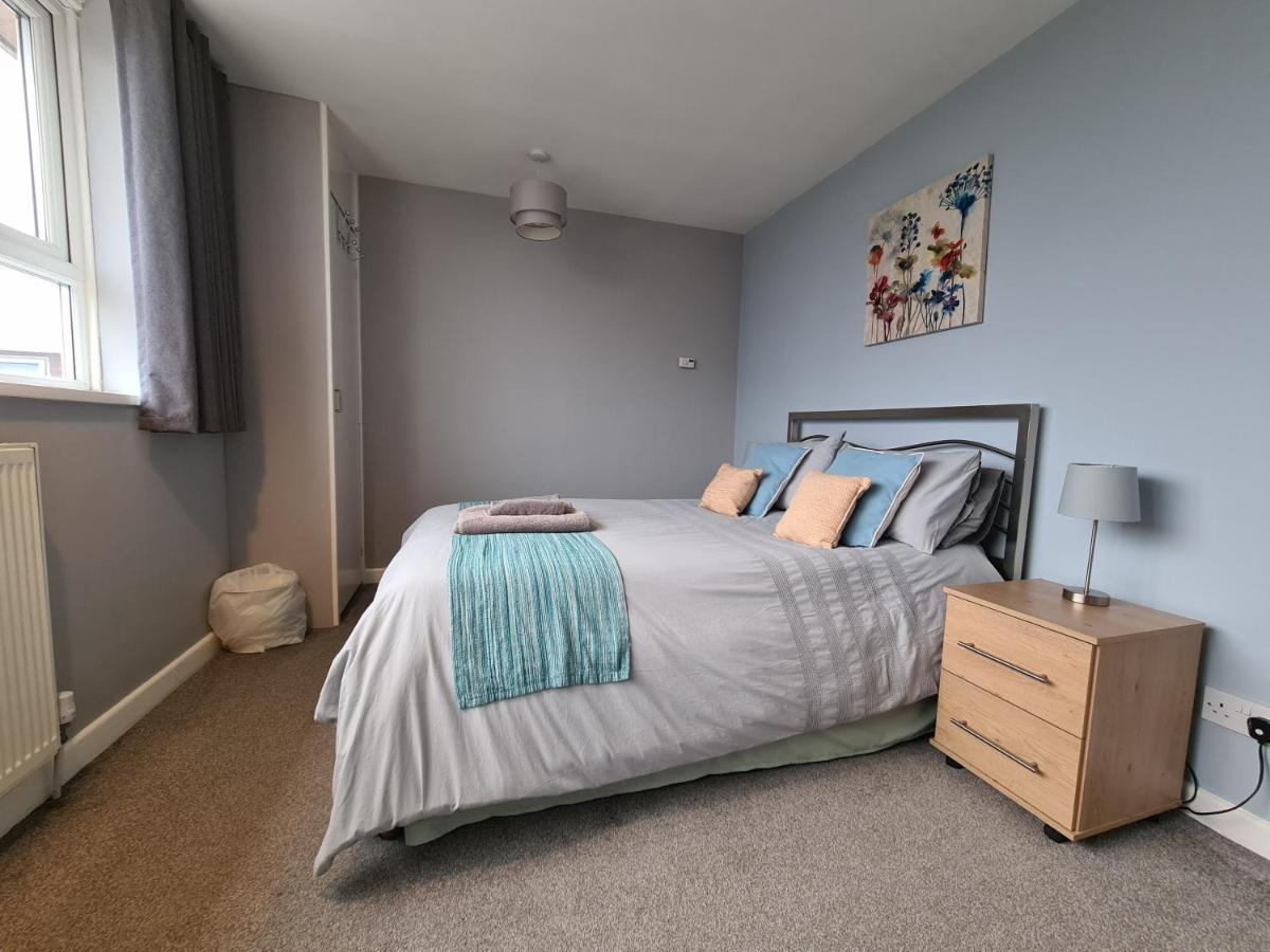 3 Bedroom Apartment Coventry - Hosted By Coventry Accommodation Extérieur photo